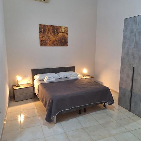 Donna Rita Apartment Napoli Bagian luar foto