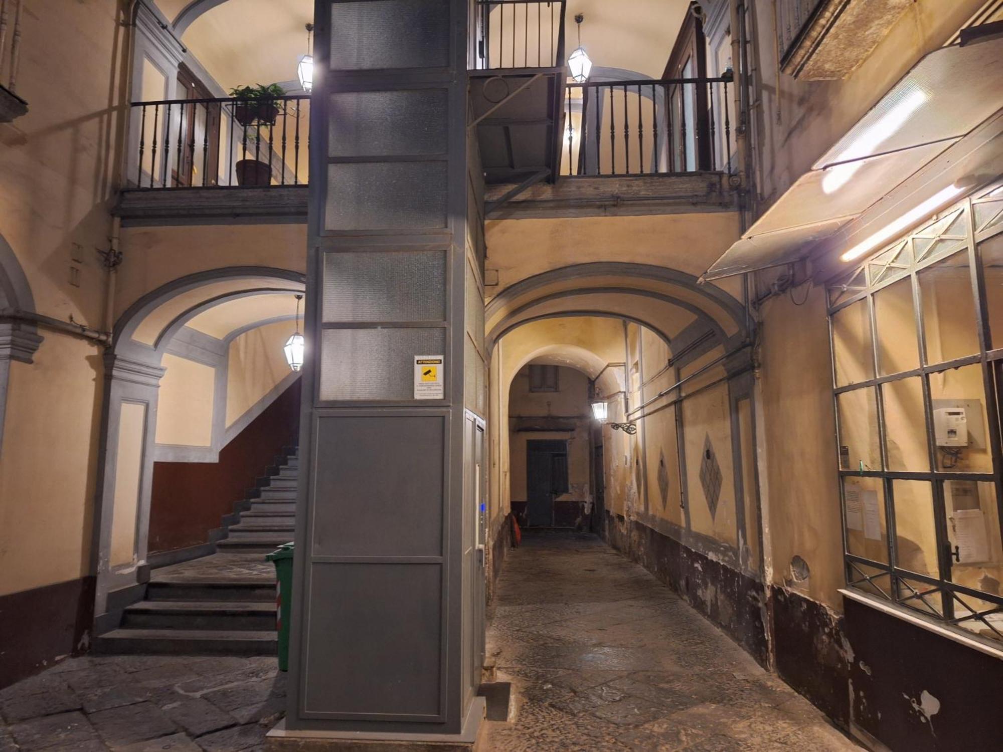 Donna Rita Apartment Napoli Bagian luar foto