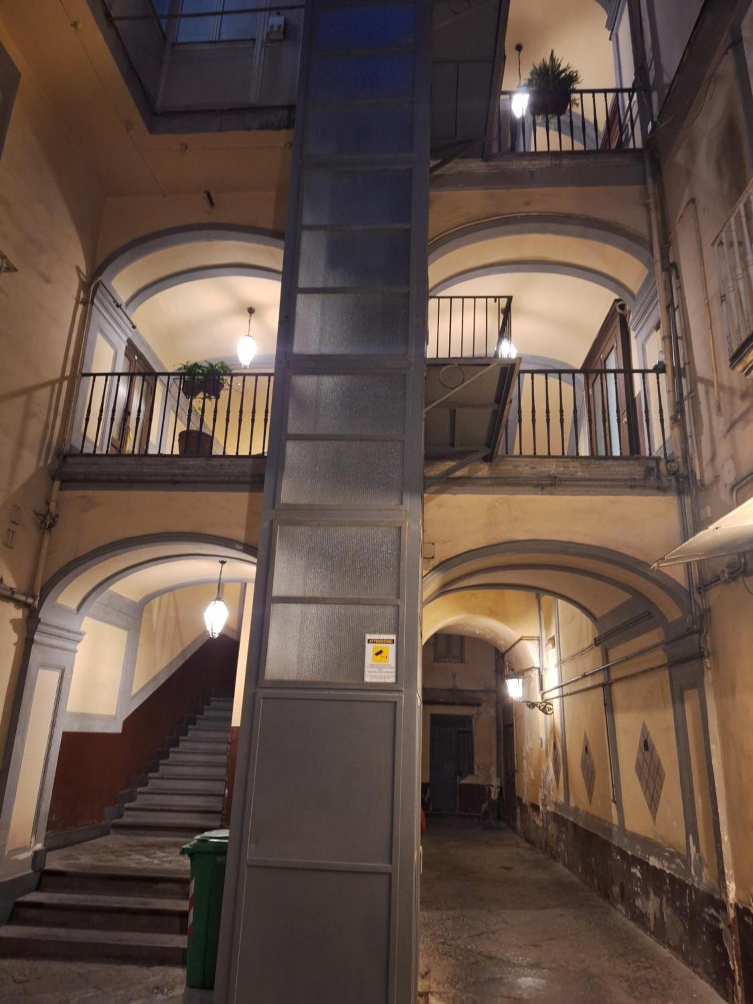 Donna Rita Apartment Napoli Bagian luar foto