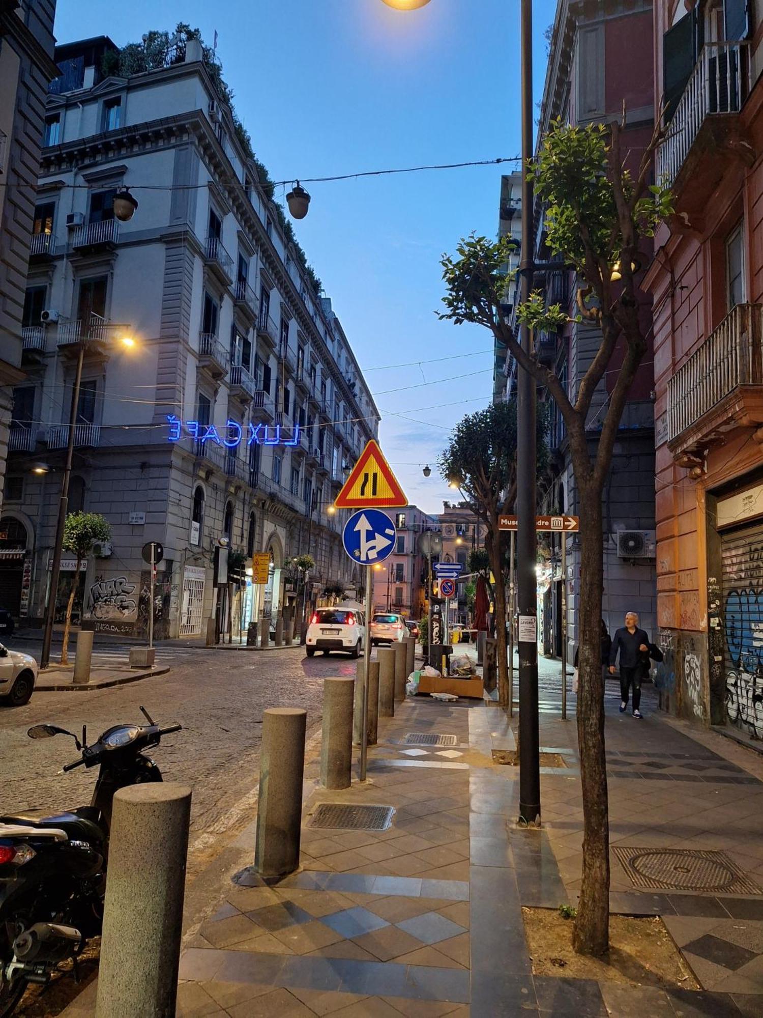 Donna Rita Apartment Napoli Bagian luar foto