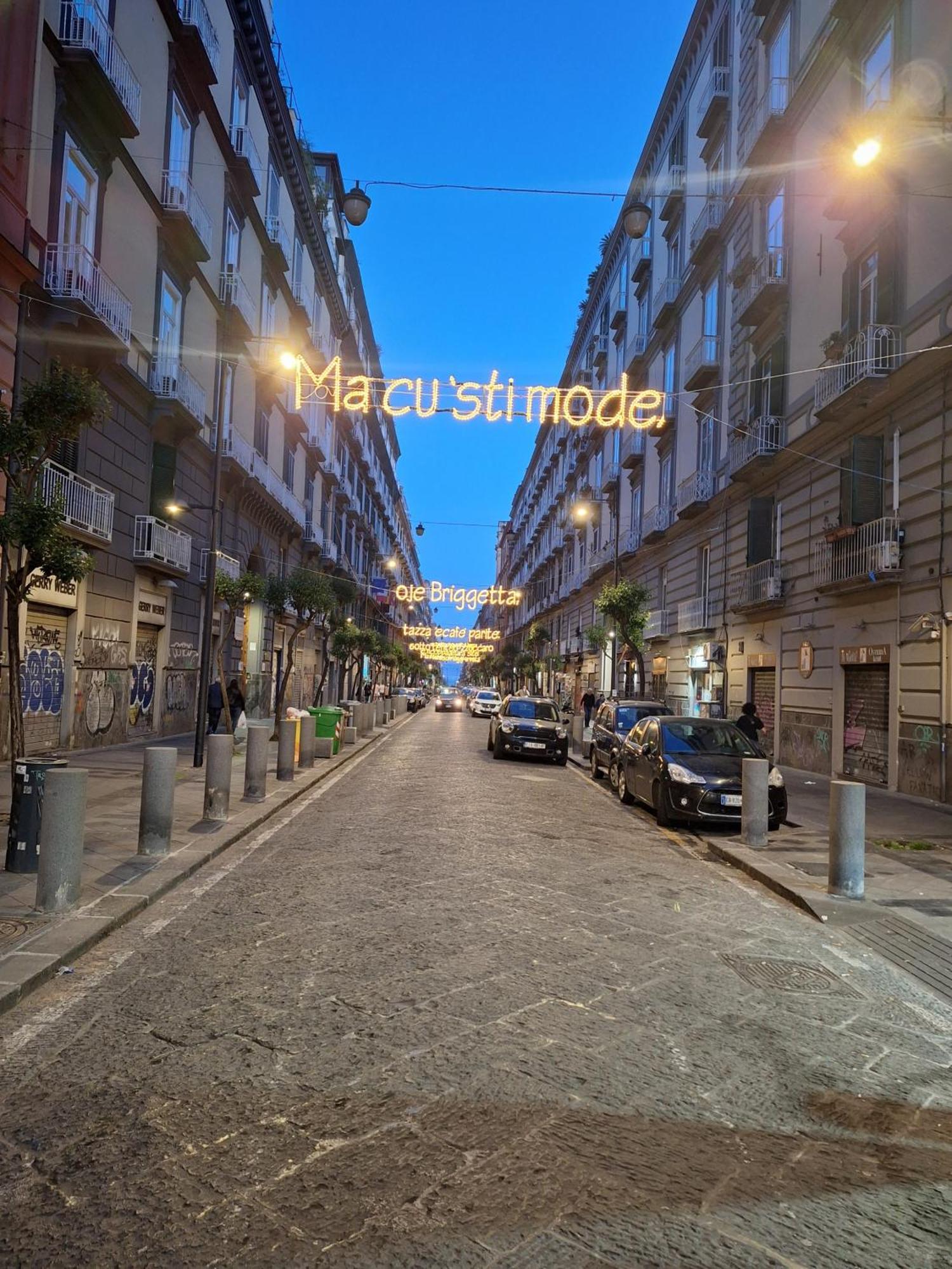 Donna Rita Apartment Napoli Bagian luar foto