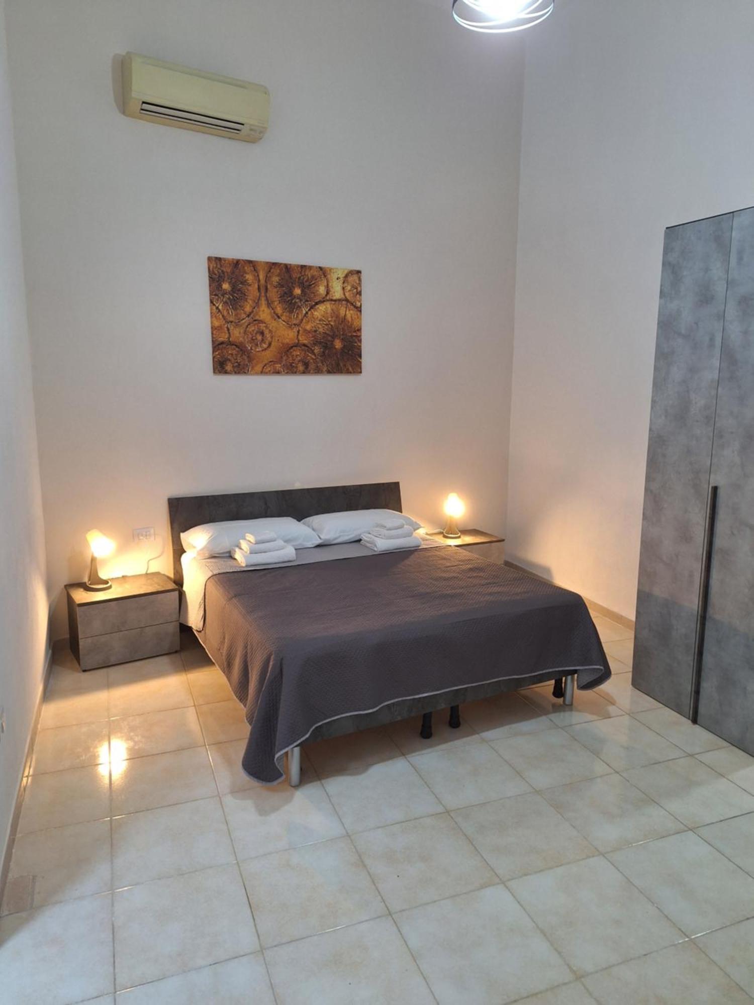 Donna Rita Apartment Napoli Bagian luar foto