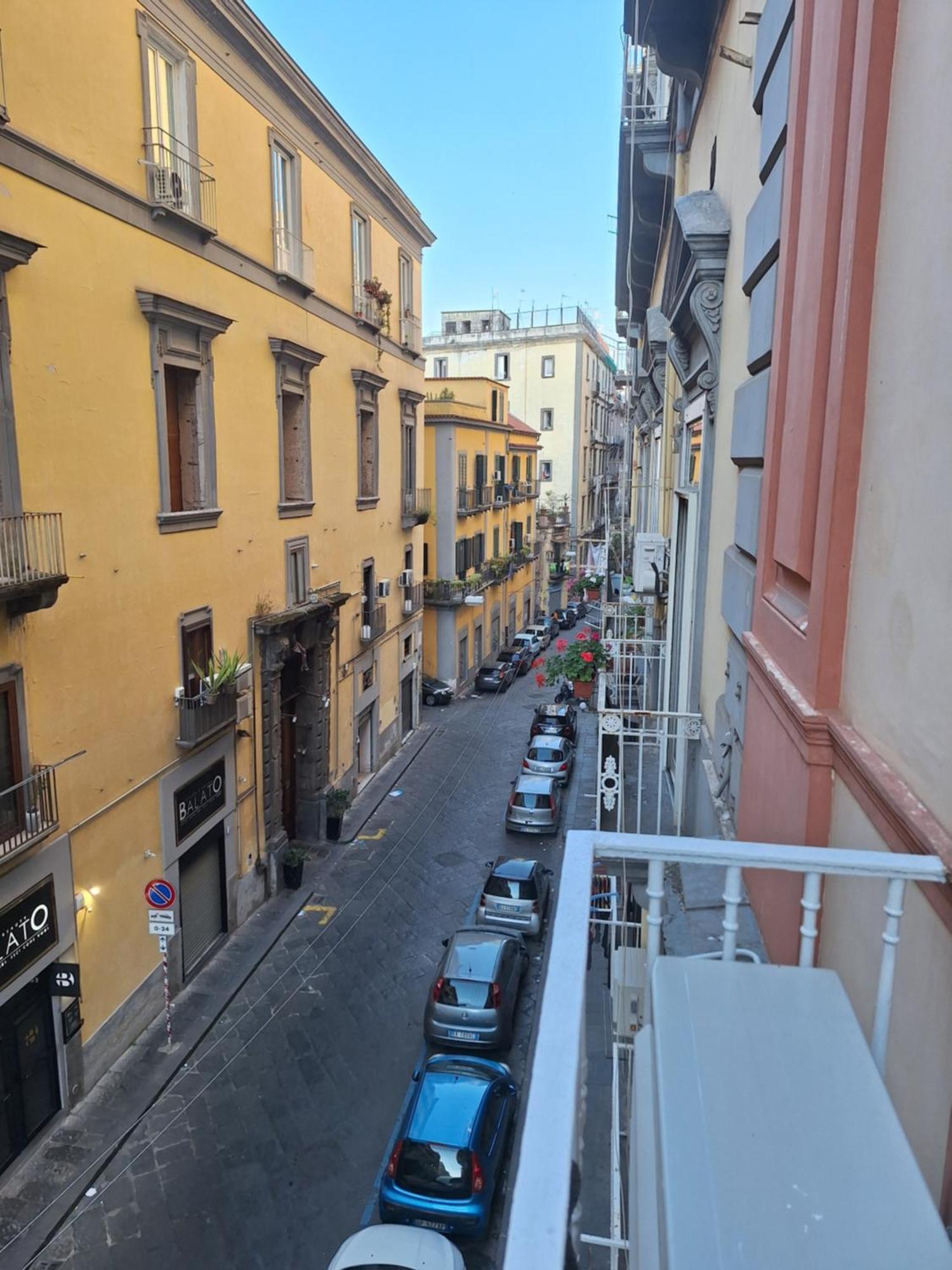 Donna Rita Apartment Napoli Bagian luar foto