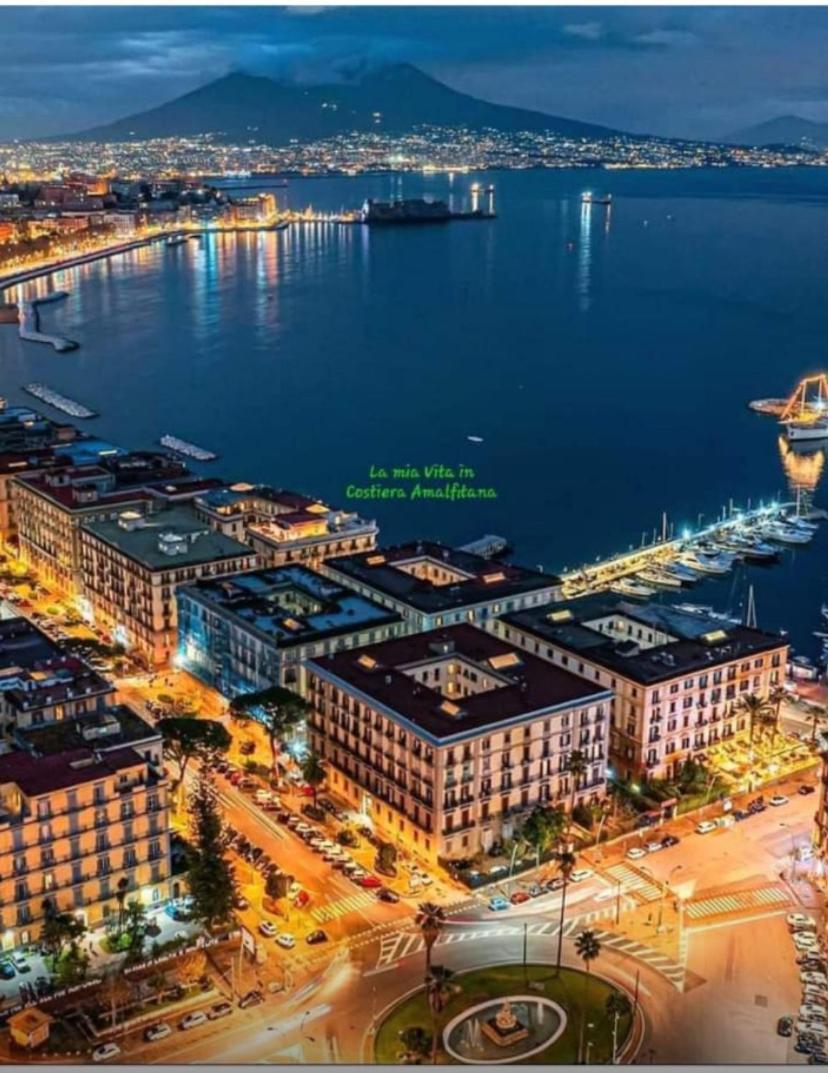 Donna Rita Apartment Napoli Bagian luar foto